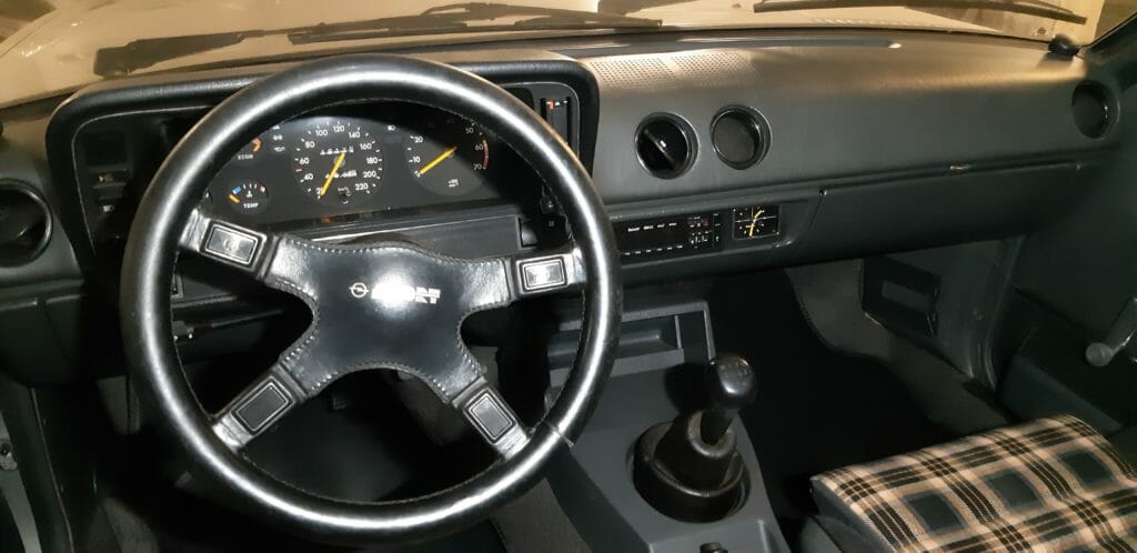 Opel Manta interior. Opel Manta Barcelona Maresme