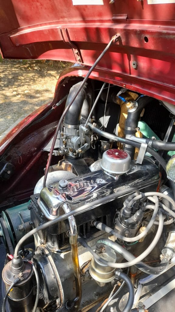 Renault 4CV: Compartimento motor - detalle