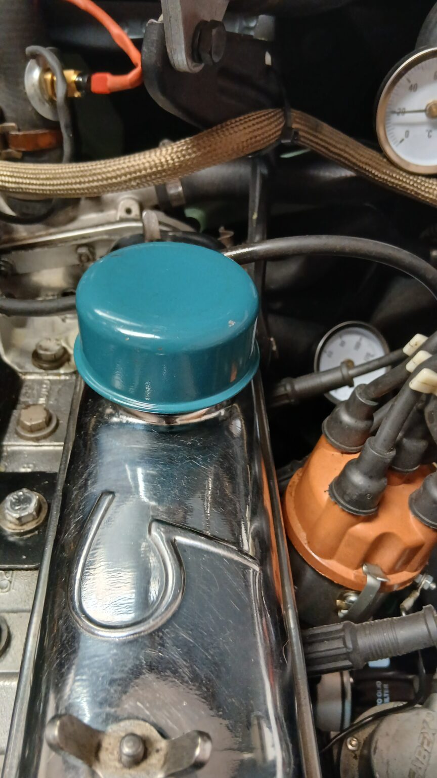 Tapón Renault con ventilación (válida para todas las series 4CV, Dauphine, Gordini). Instalado